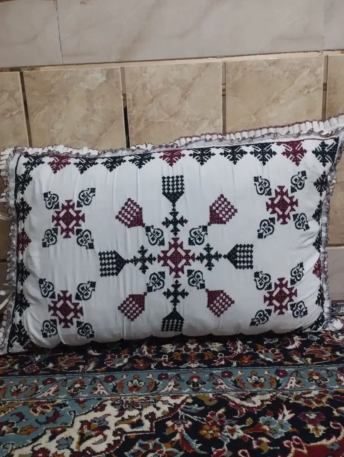 بالشت پریوار اماده|رختخواب، بالش، پتو|میرجاوه, |دیوار