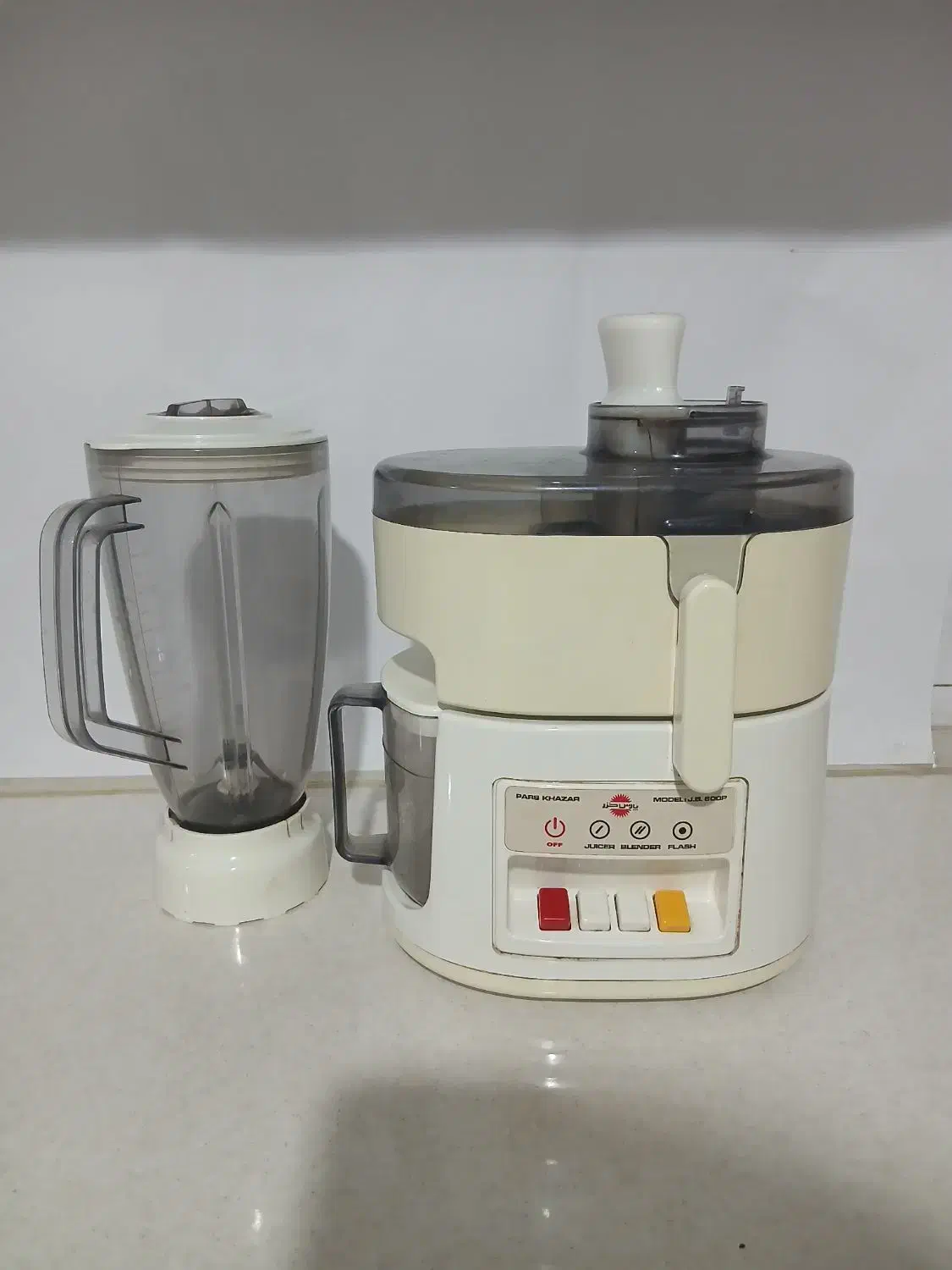 آبمیوه گیری و مخلوط کن|آبمیوهگیر و آبمرکباتگیر|تربت جام, بیست متری منبع آب|دیوار