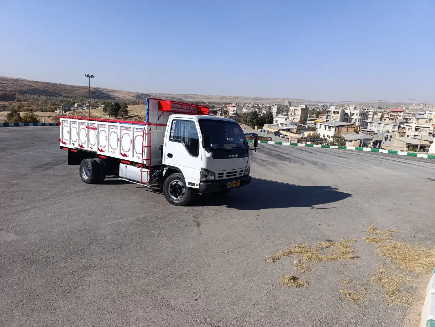 ایسوزو ۸۸ بدون رنگ|خودرو سنگین|بروجرد, |دیوار