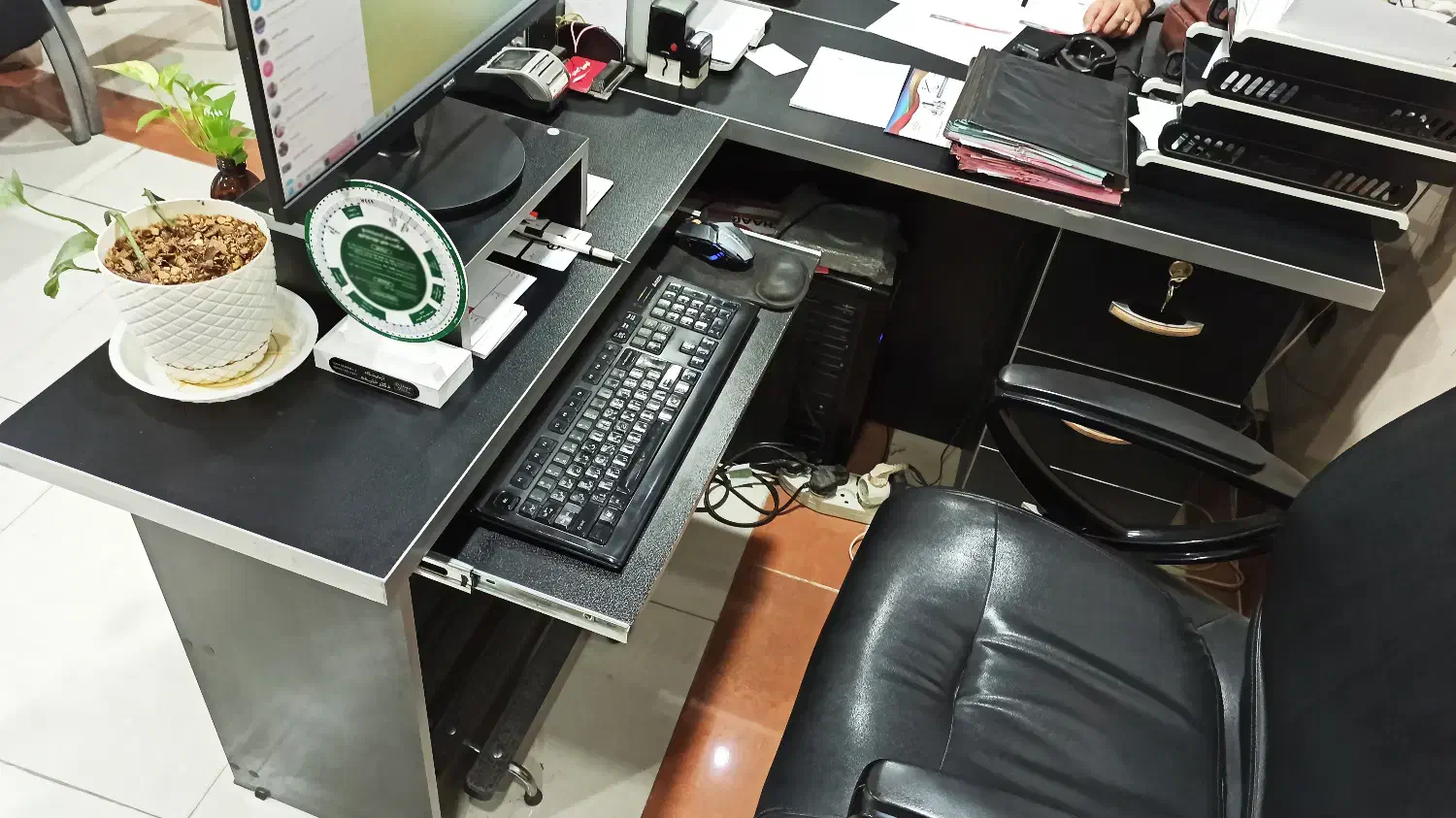 میز ال مناسب گرافیک و گیم|میز تحریر و کامپیوتر|قم, آلوچو|دیوار