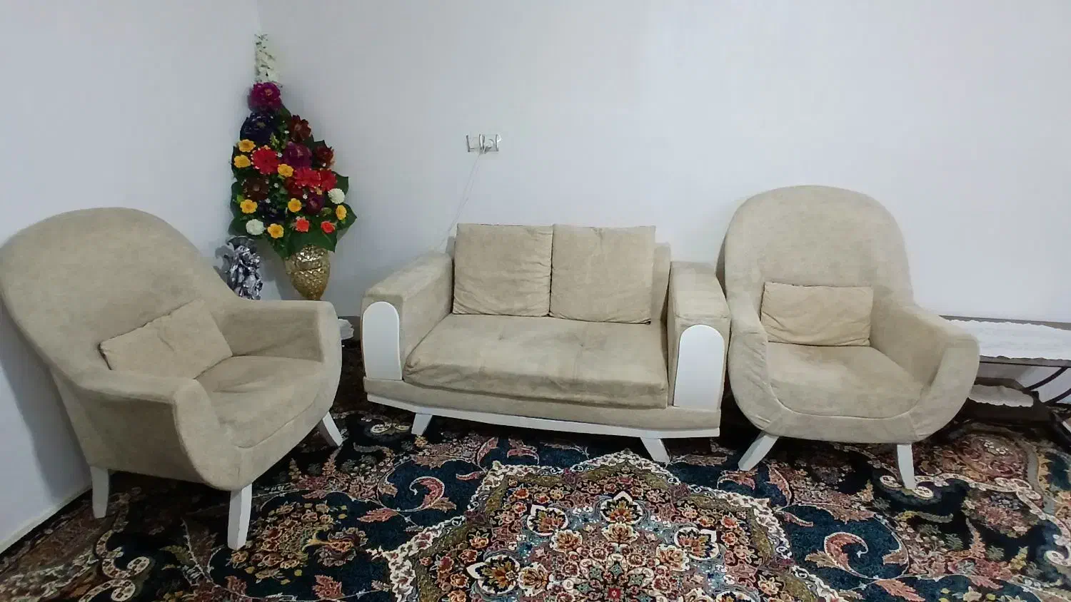 مبل راحتی|مبلمان خانگی و میز عسلی|تربت‌حیدریه, بالا ولایت|دیوار