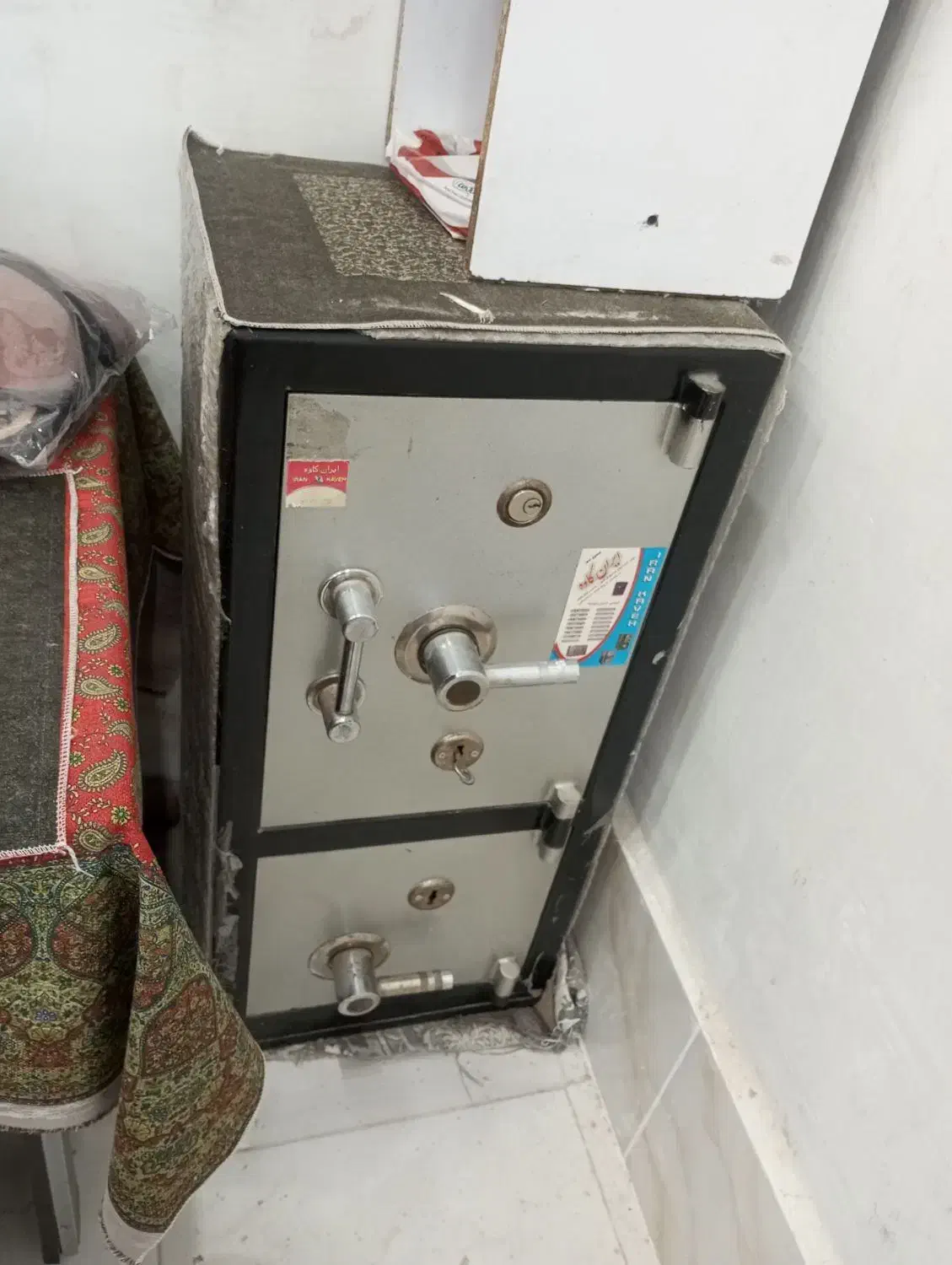 گاو صندوق در حد خشک|دفتر کار|گنبد کاووس, |دیوار