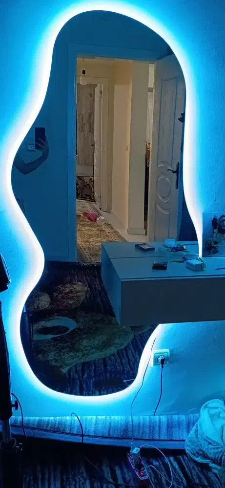 اینه|آینه|پرند, فاز ۶|دیوار