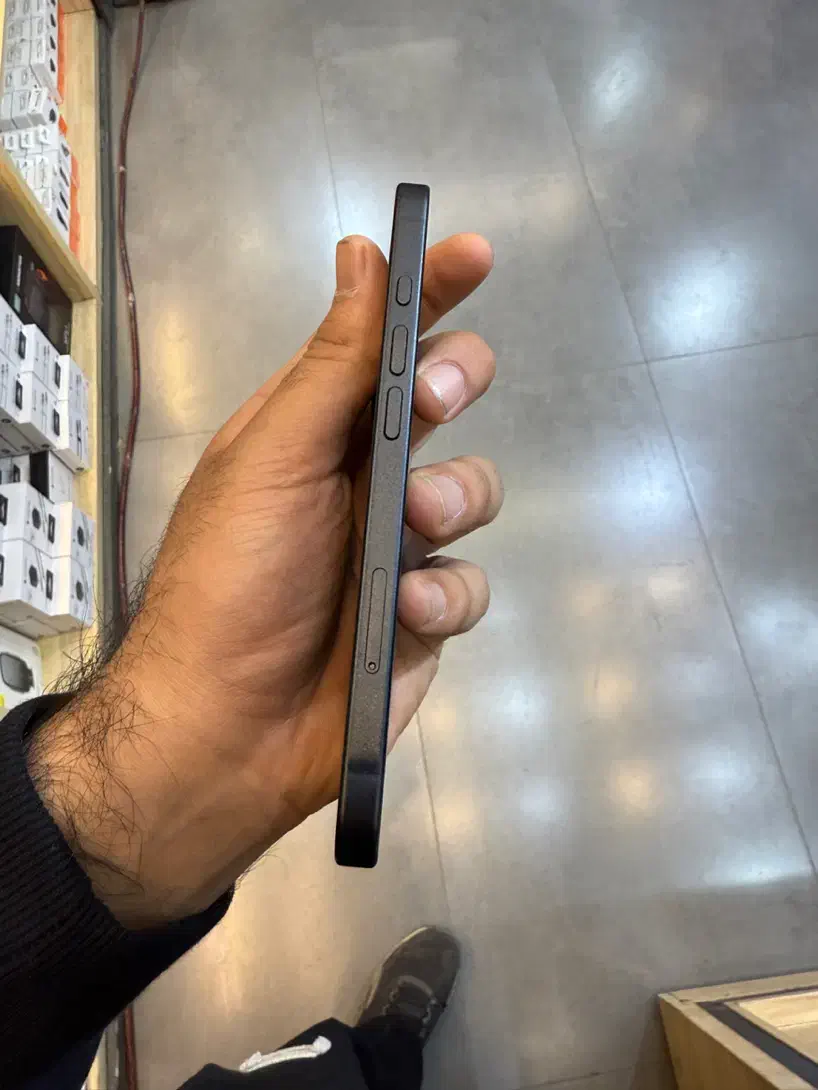 Iphone 16 normal|موبایل|اصفهان, چرخاب|دیوار