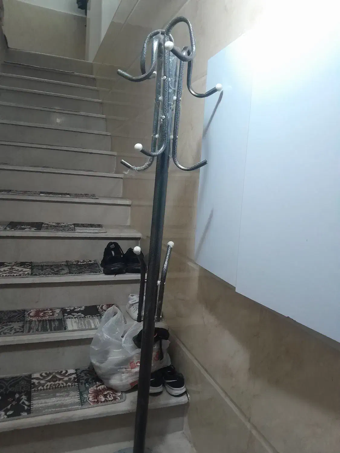 رخت اویز ایستاده|بندرخت و رخت‌آویز|رشت, کوی عرفان|دیوار