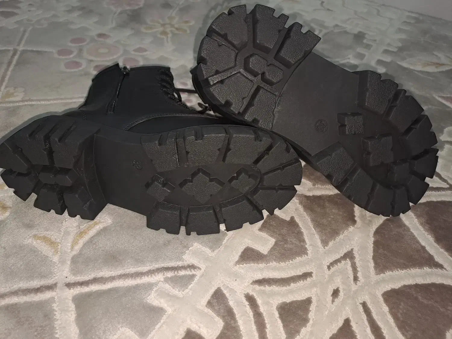 بوت زمستانی|کیف، کفش، کمربند|رشت, شهرک آیت الله منتظری|دیوار