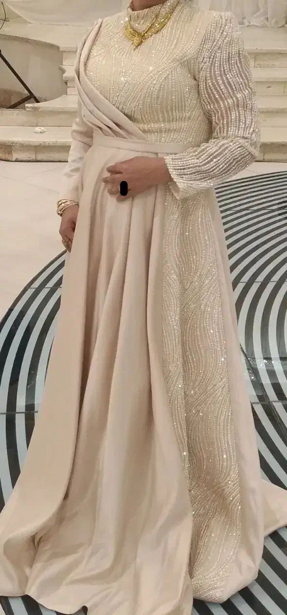 لباس مجلسی|لباس|قم, نیروگاه|دیوار