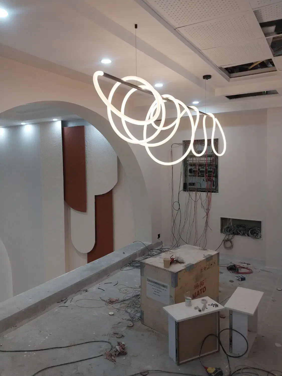 نصاب لوستر|لوستر و چراغ آویز|تهران, فردوسی|دیوار