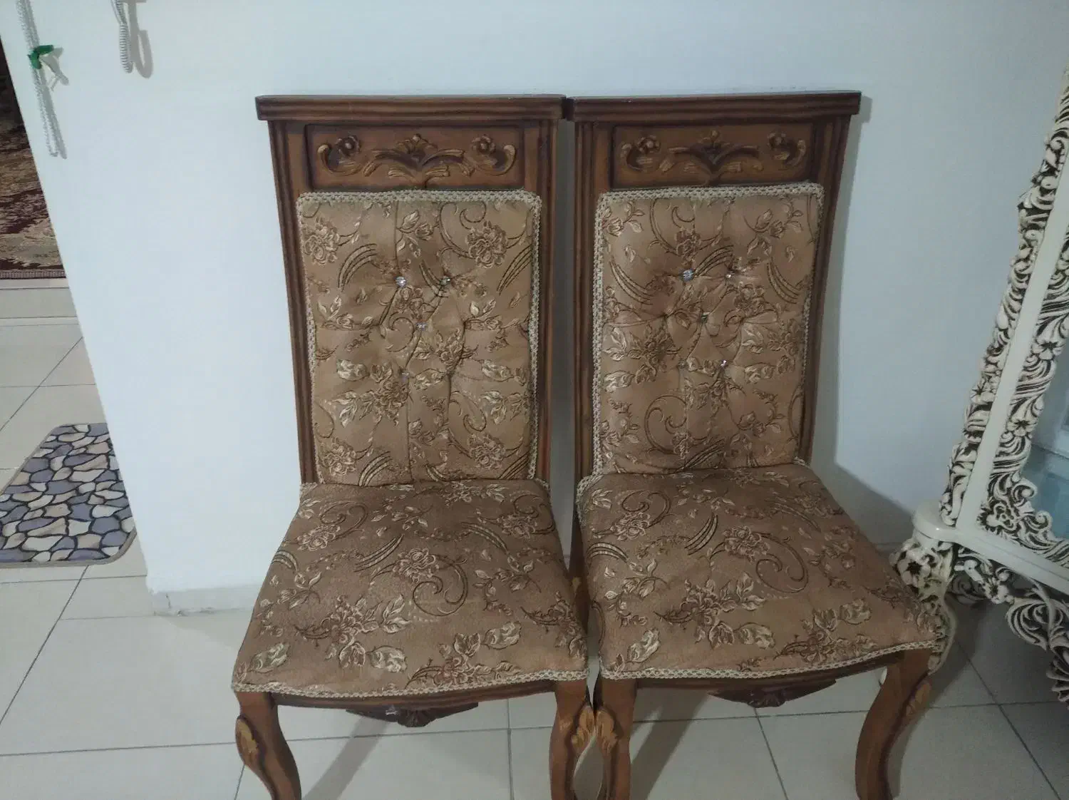 مبل سلطنتی همراه میزغذاخوری|مبلمان خانگی و میز عسلی|گلستان (تهران), |دیوار