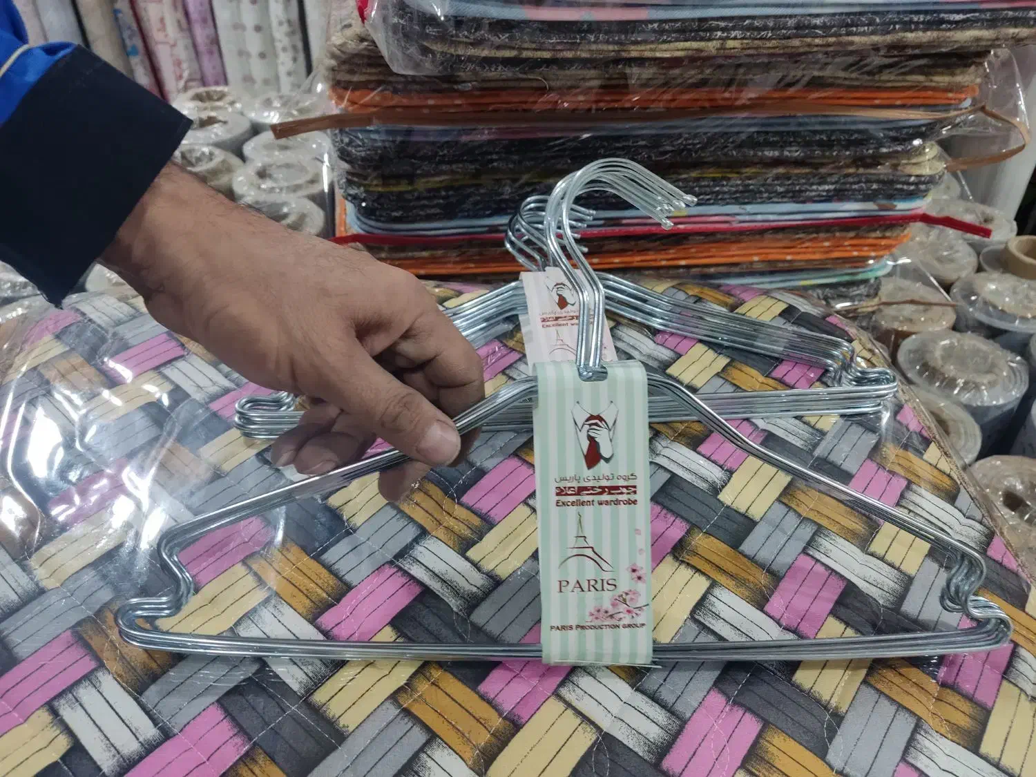 چوب لباسی،آویز،عمده.خرده|بندرخت و رخت‌آویز|تبریز, |دیوار