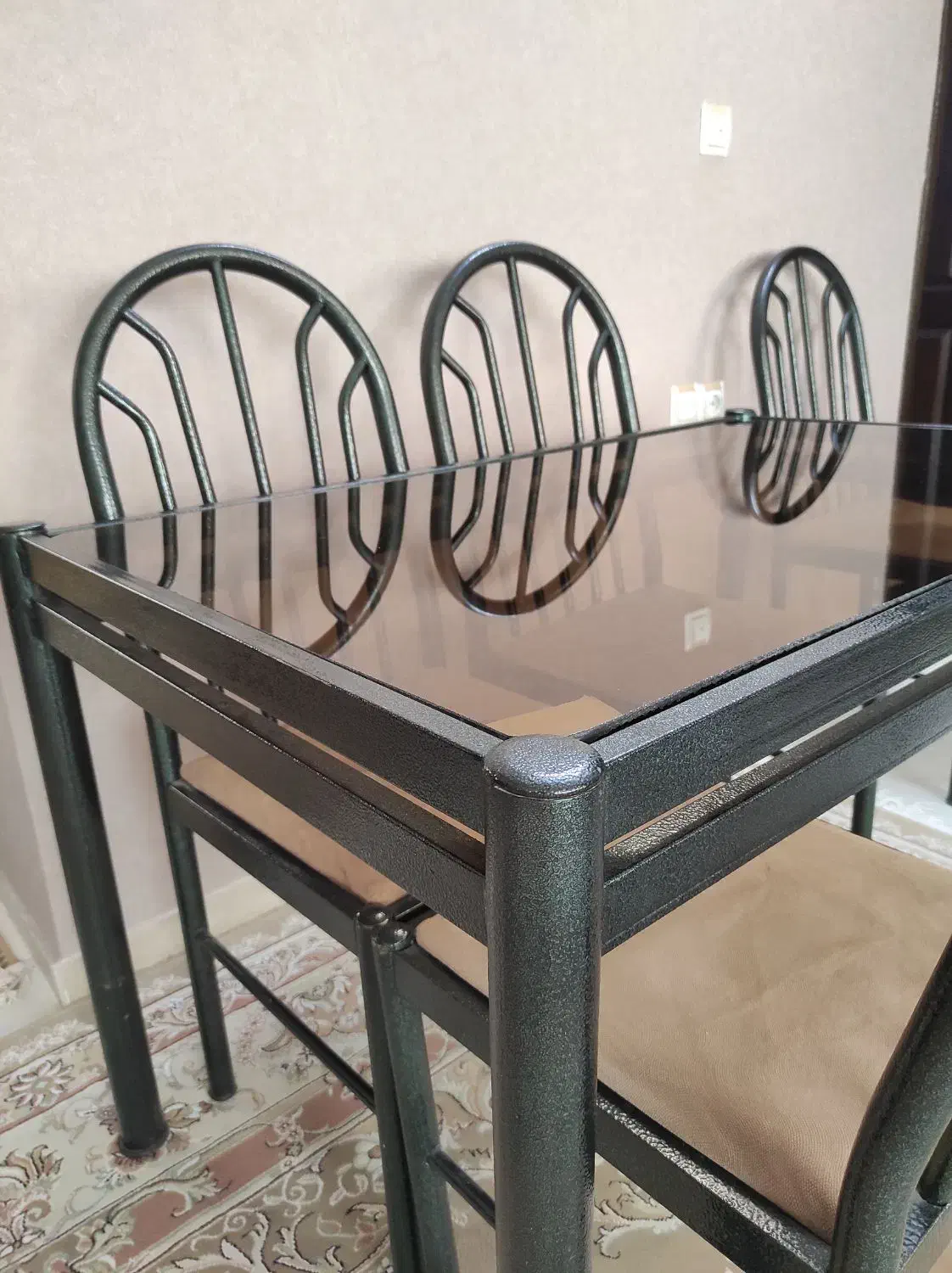 میز نهارخوری ۴ نفره فلزی|میز و صندلی غذاخوری|بجنورد, |دیوار