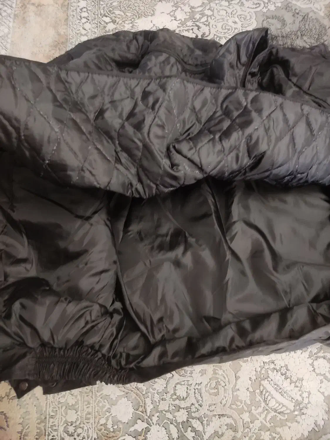 کاپشن|لباس|محمدشهر, شهرک پیام (مهرالبرز)|دیوار