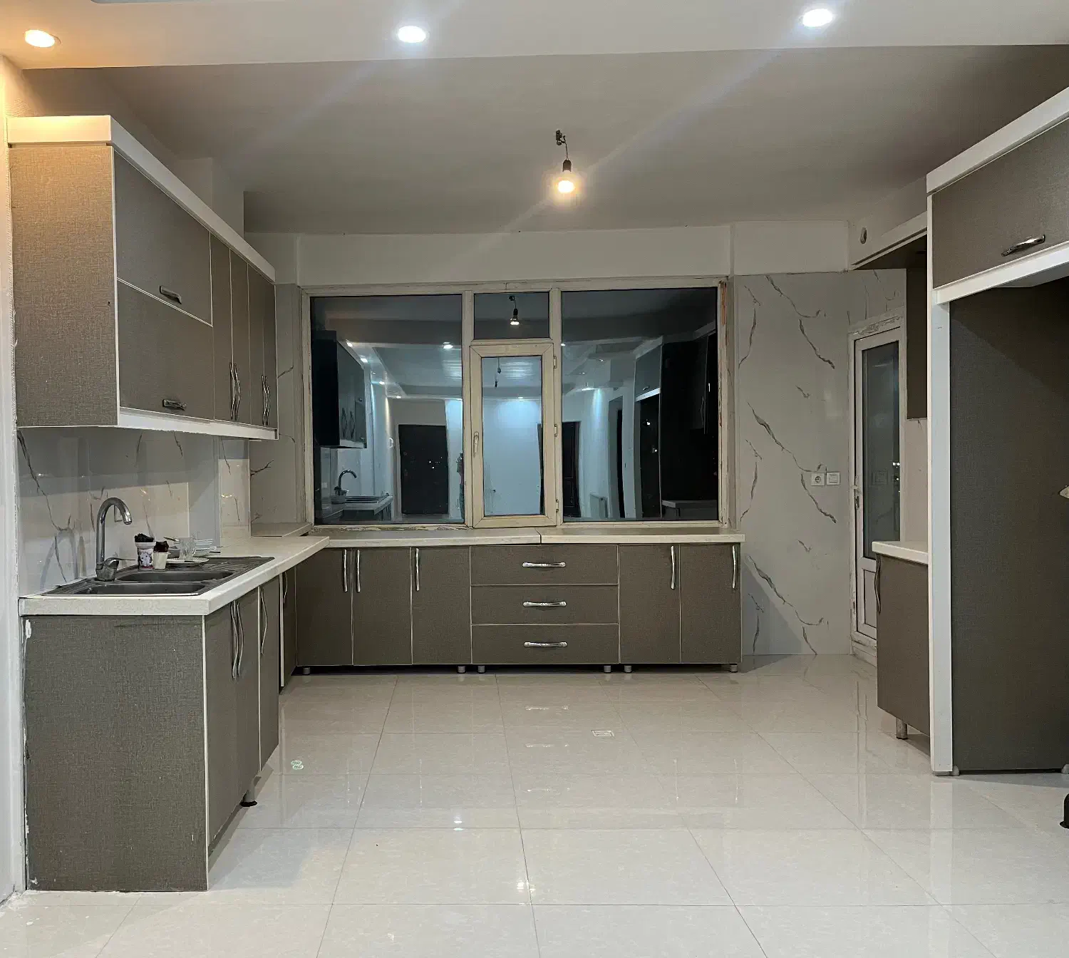 فروش اپارتمان لوکس ۱۱۷ متری اندرزگو|فروش آپارتمان|ساوه, |دیوار