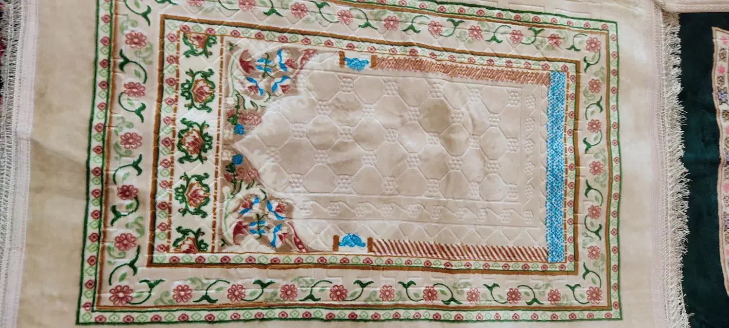 سجاده نماز مخملی|فرش|کاشان, آیت الله سعیدی|دیوار