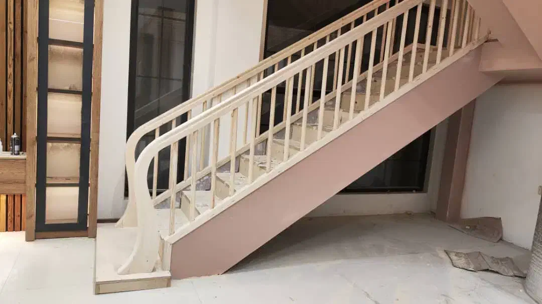 پله پیچ چوبی|خدمات پیشه و مهارت|رشت, پیرسرا|دیوار