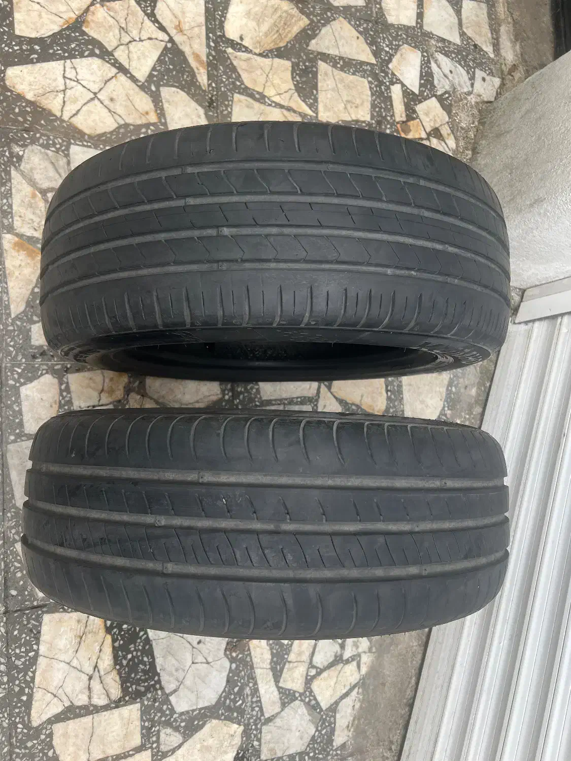 لاستیک مزدا نیو کومهو|قطعات یدکی و لوازم جانبی|رشت, استقامت ۲|دیوار