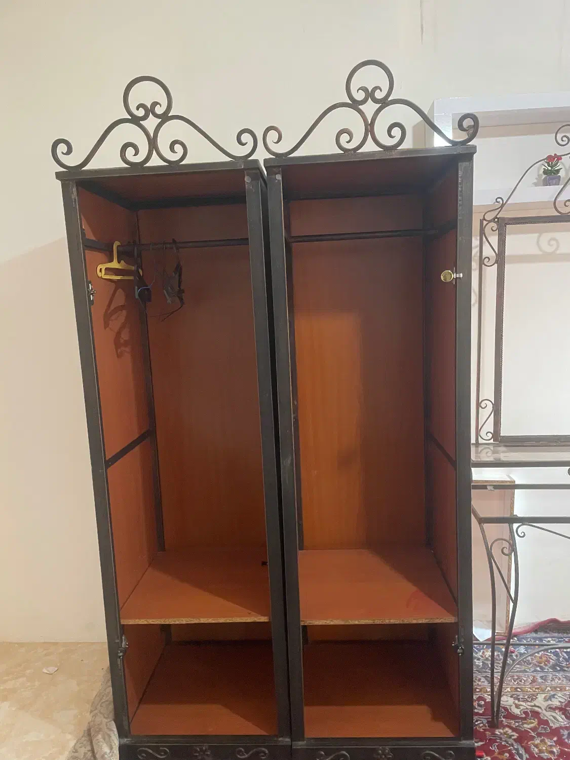 ست کمد،دلاور و میز تلوزیون فرفورژه|جاکفشی، کمد، دراور|گلبهار, شهر جدید گلبهار|دیوار