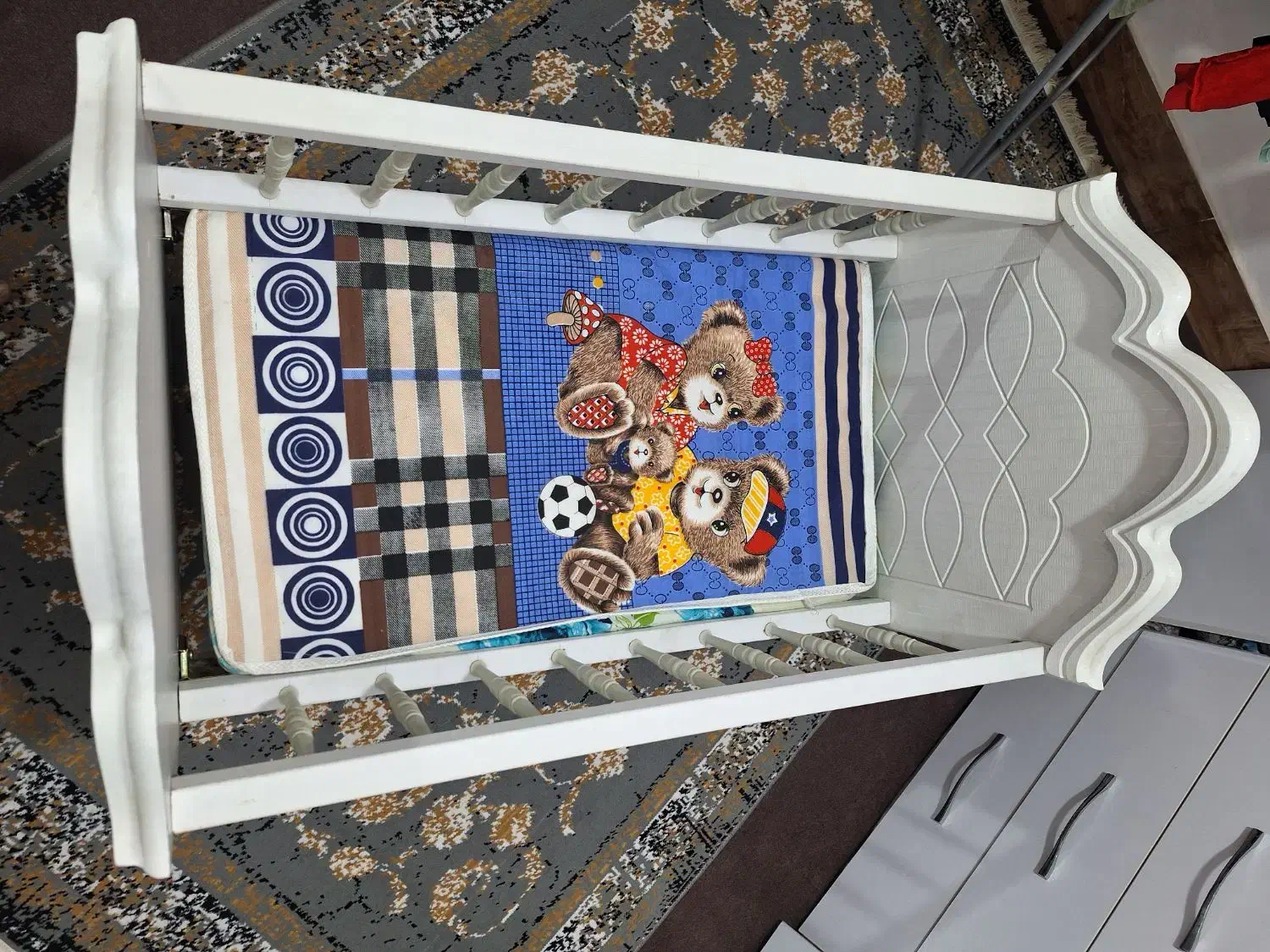 تخت نوزاد کاملا نو|تخت و سرویس خواب|ورامین, خیر آباد|دیوار