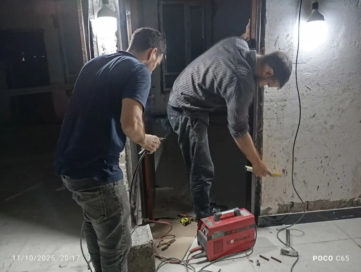 خدمات درب ضدسرقت واتاقی و پنجره های دوجداره|خدمات پیشه و مهارت|لنگرود, |دیوار