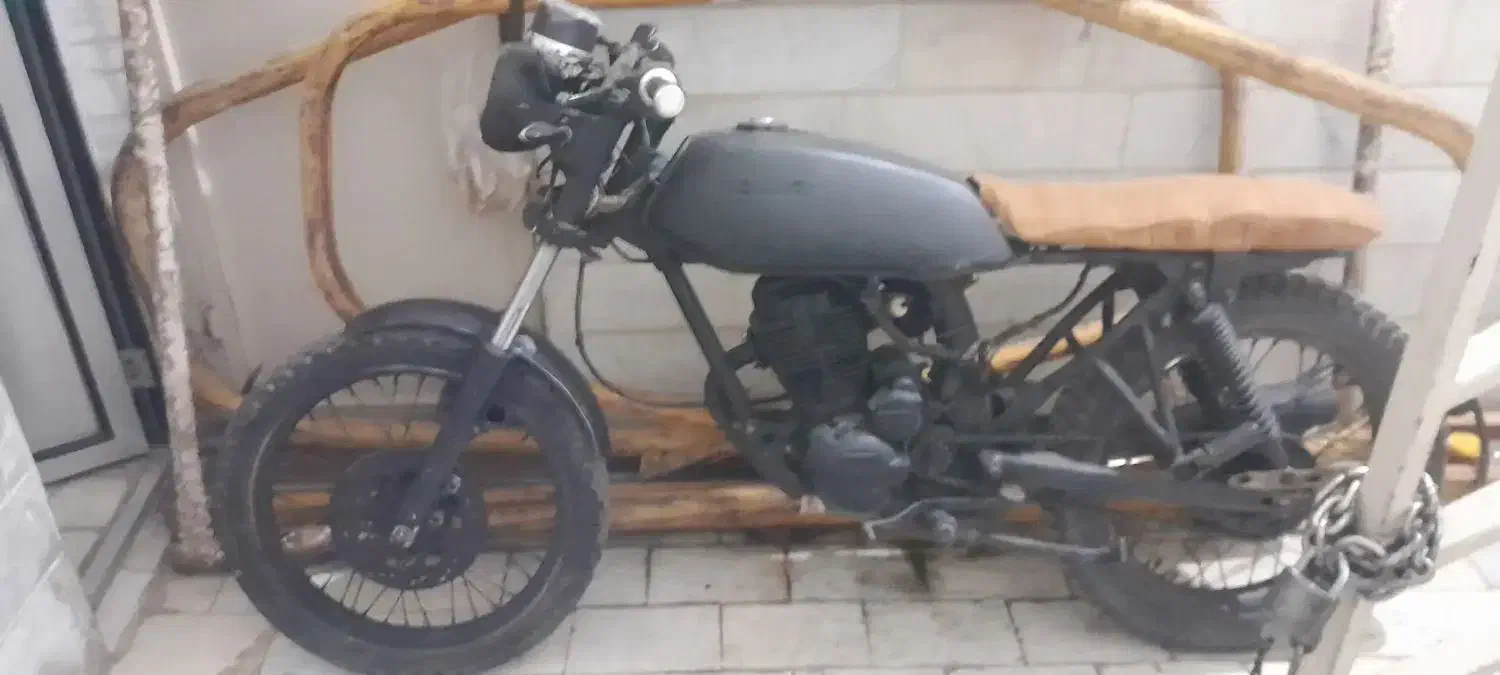 کافه ریسر|موتورسیکلت|پیشوا, |دیوار