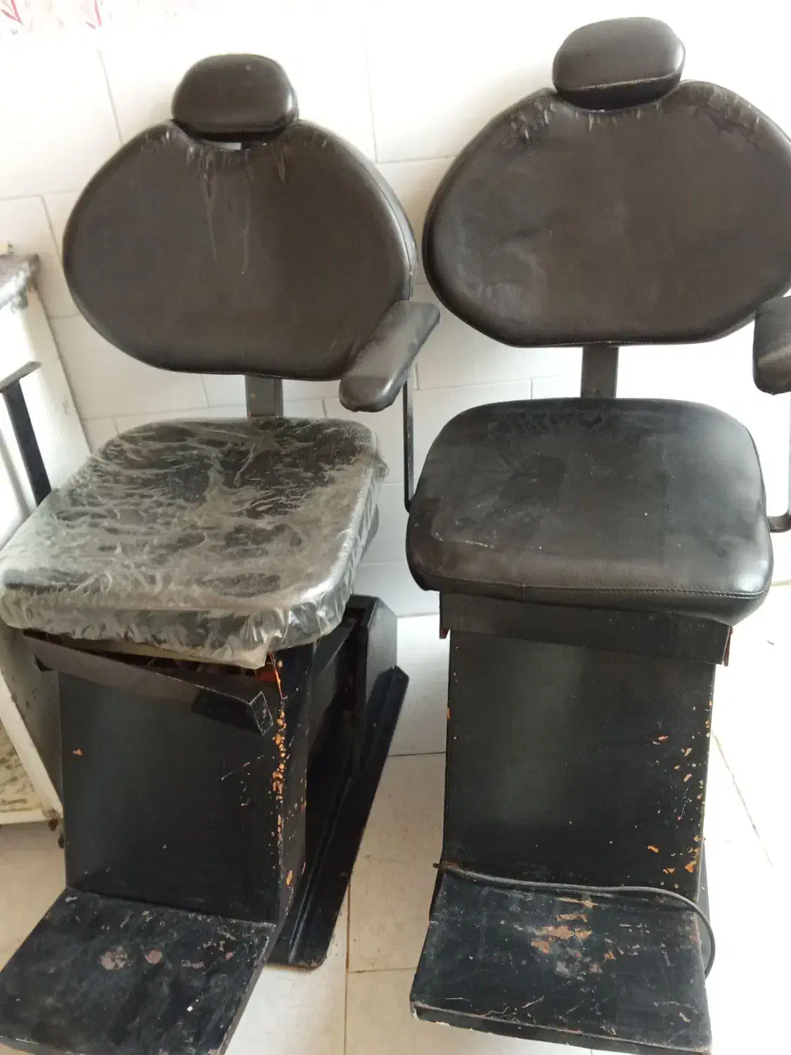 صندلی|آرایشگاه و سالن‌های زیبایی|یزد, |دیوار