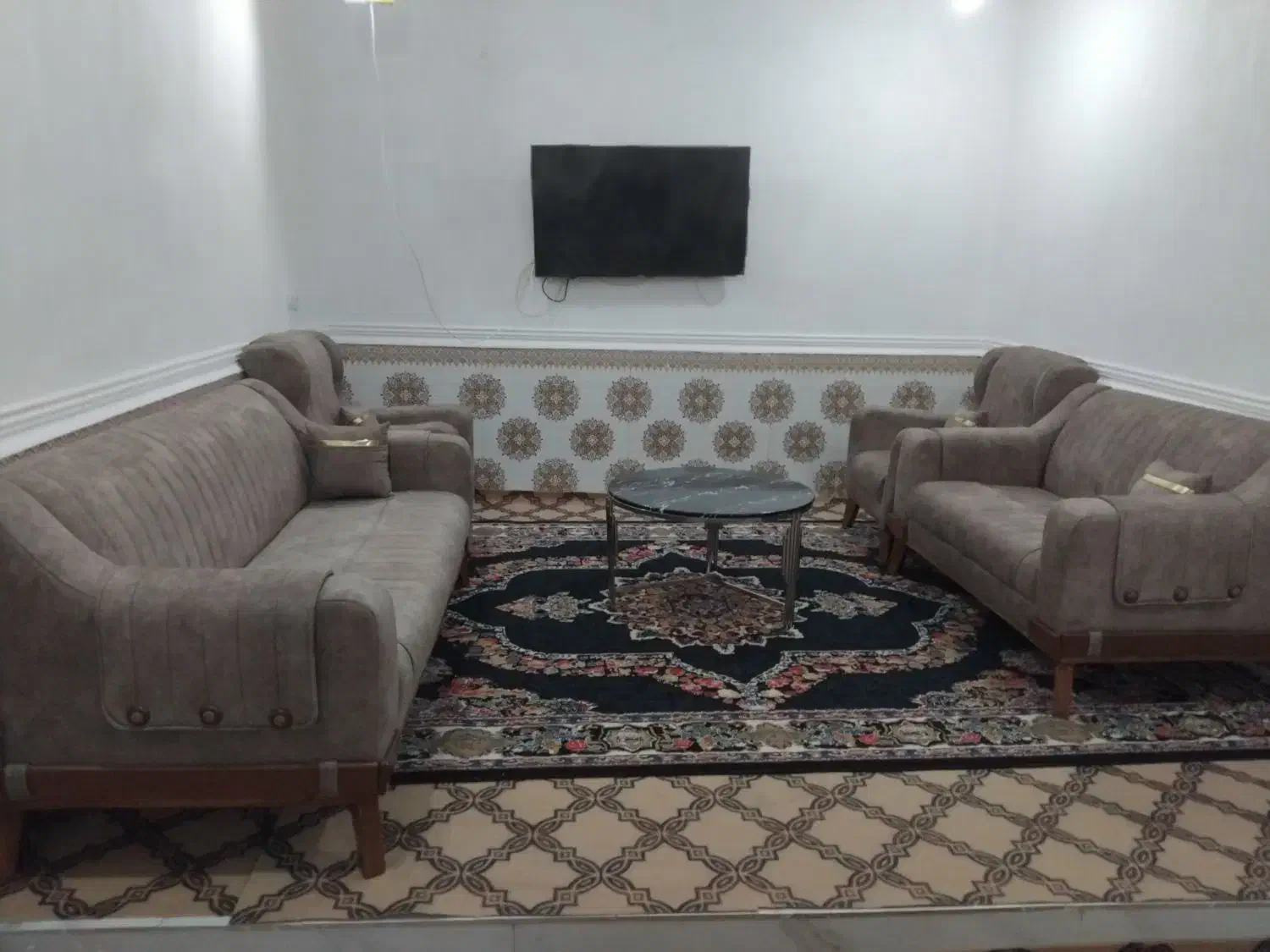 یک دست مبل بامیز سالم نو اسفاده نشده|مبلمان خانگی و میز عسلی|جاسک, |دیوار