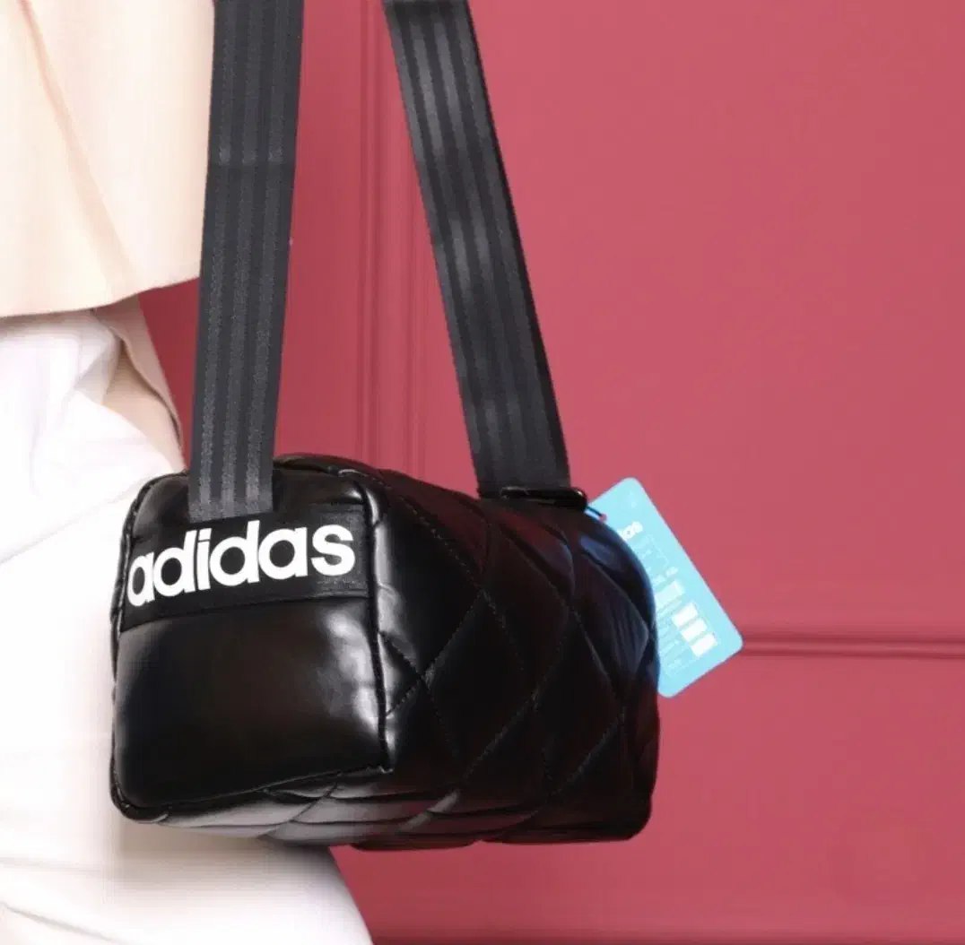 کیف آرایش آدیداس|آرایشی، بهداشتی، درمانی|پردیس, فاز ۱۱|دیوار