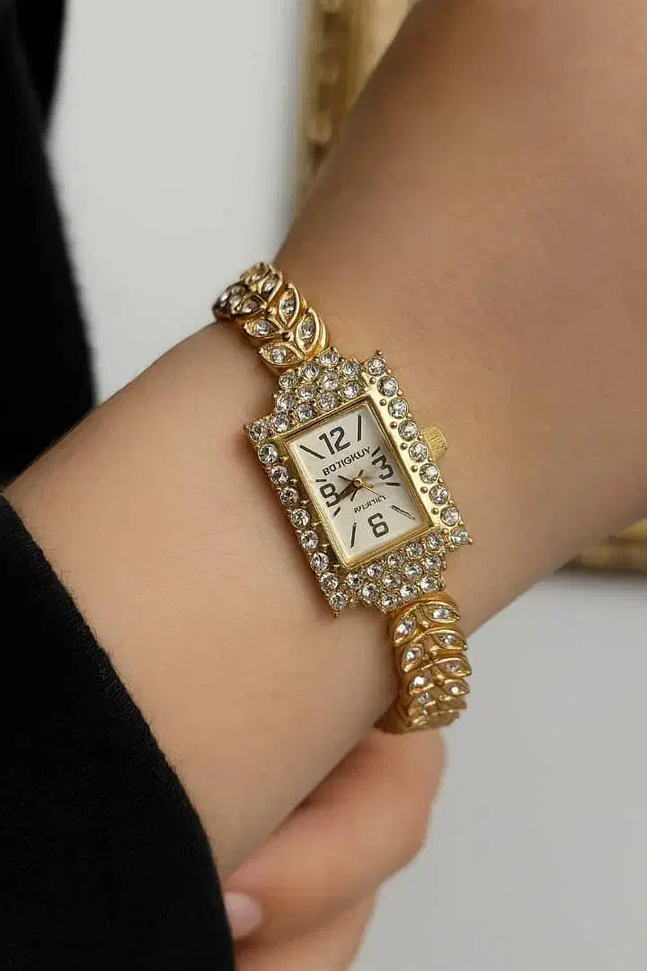 ساعت زنانه دستبندی خیلی زیبا|ساعت|شیراز, معالیآباد|دیوار