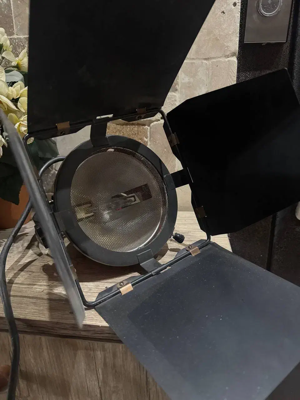 پرژکتور نور افکن|دوربین عکاسی و فیلم‌برداری|تهران, سلسبیل جنوبی|دیوار