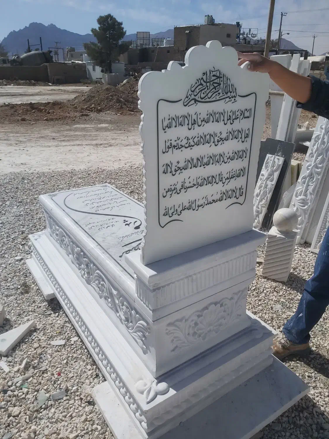 سنگ  مزار  قبر  مقبره کد ۰۰۱۲۸ با ارسال|خدمات پیشه و مهارت|کرمانشاه, |دیوار