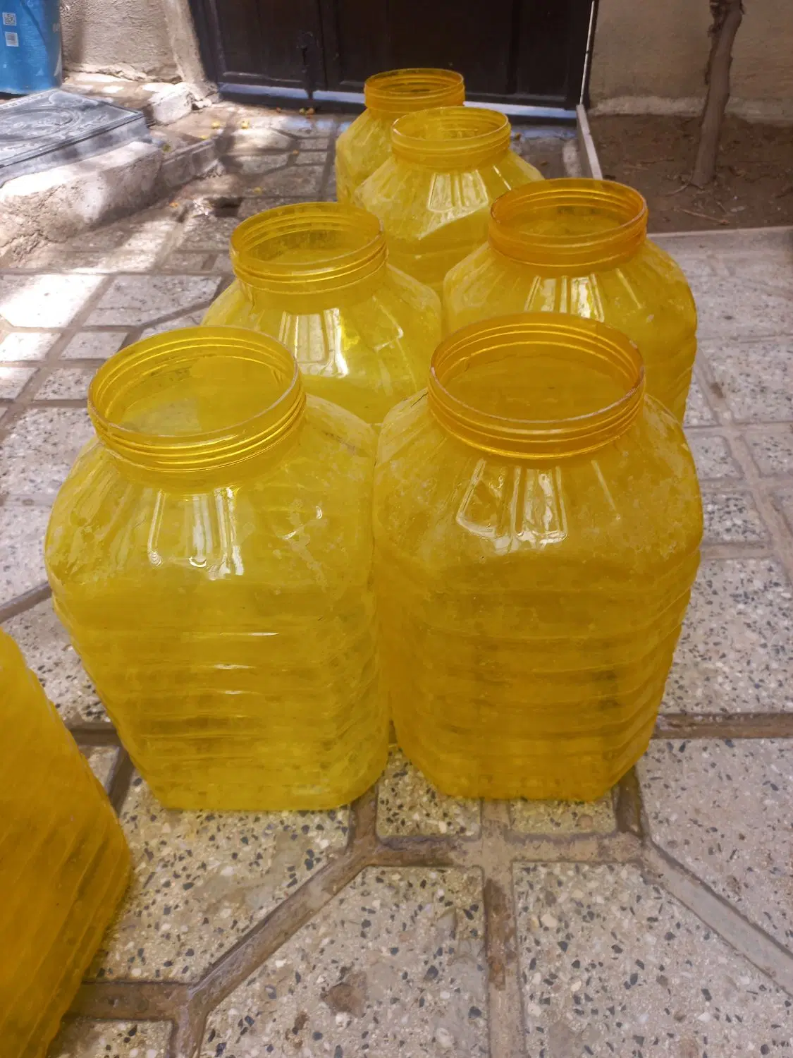 سطل|ظروف نگهدارنده، پلاستیکی، یک‌بارمصرف|قروه, |دیوار
