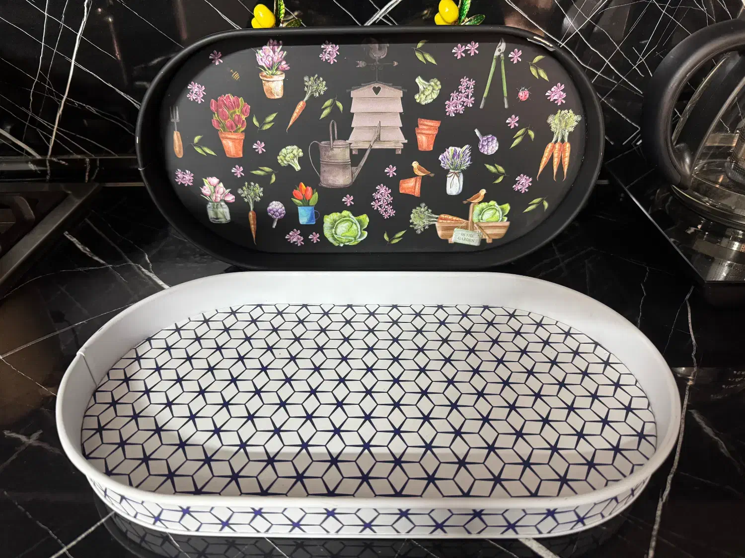 سینی|ظروف سرو و پذیرایی|قره ضیاالدین, |دیوار