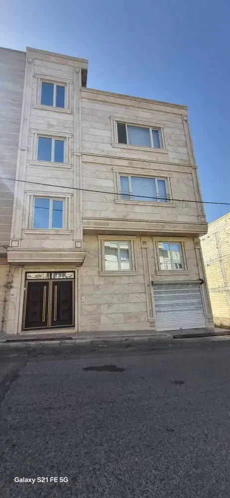 یک نفر شاگرد ماهر یا نیمه ماهر در کاشیکاری نیازه|استخدام معماری، عمران و ساختمانی|زنجان, |دیوار