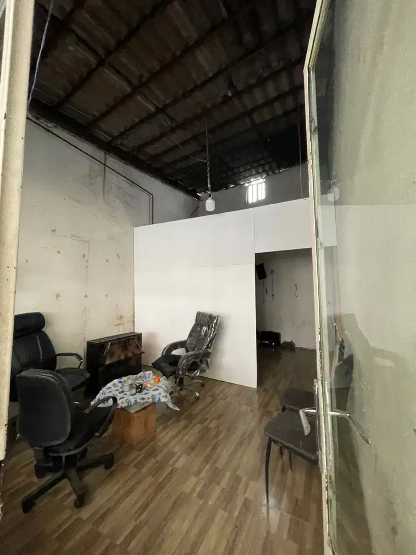 اجاره گاراژ ۲۳۰ متری خیابان لاهیجان|اجارهٔ مغازه و غرفه|رشت, حومه رشت|دیوار