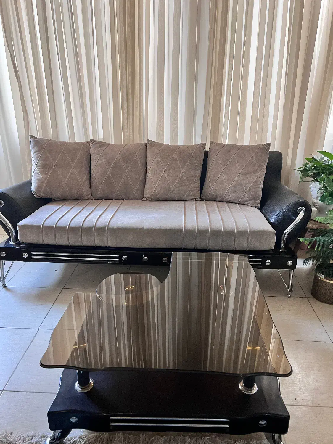 فروش مبل و میز ناهارخوری و تخت خواب|مبلمان خانگی و میز عسلی|یزد, |دیوار