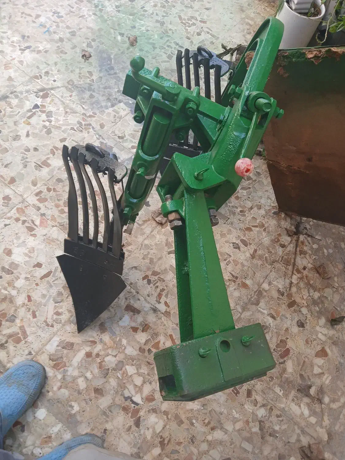 گاو اهن دو خیش دارای قابلیت تنظیم ارتفاع وعرضی|ماشینآلات صنعتی|زرگرشهر, |دیوار