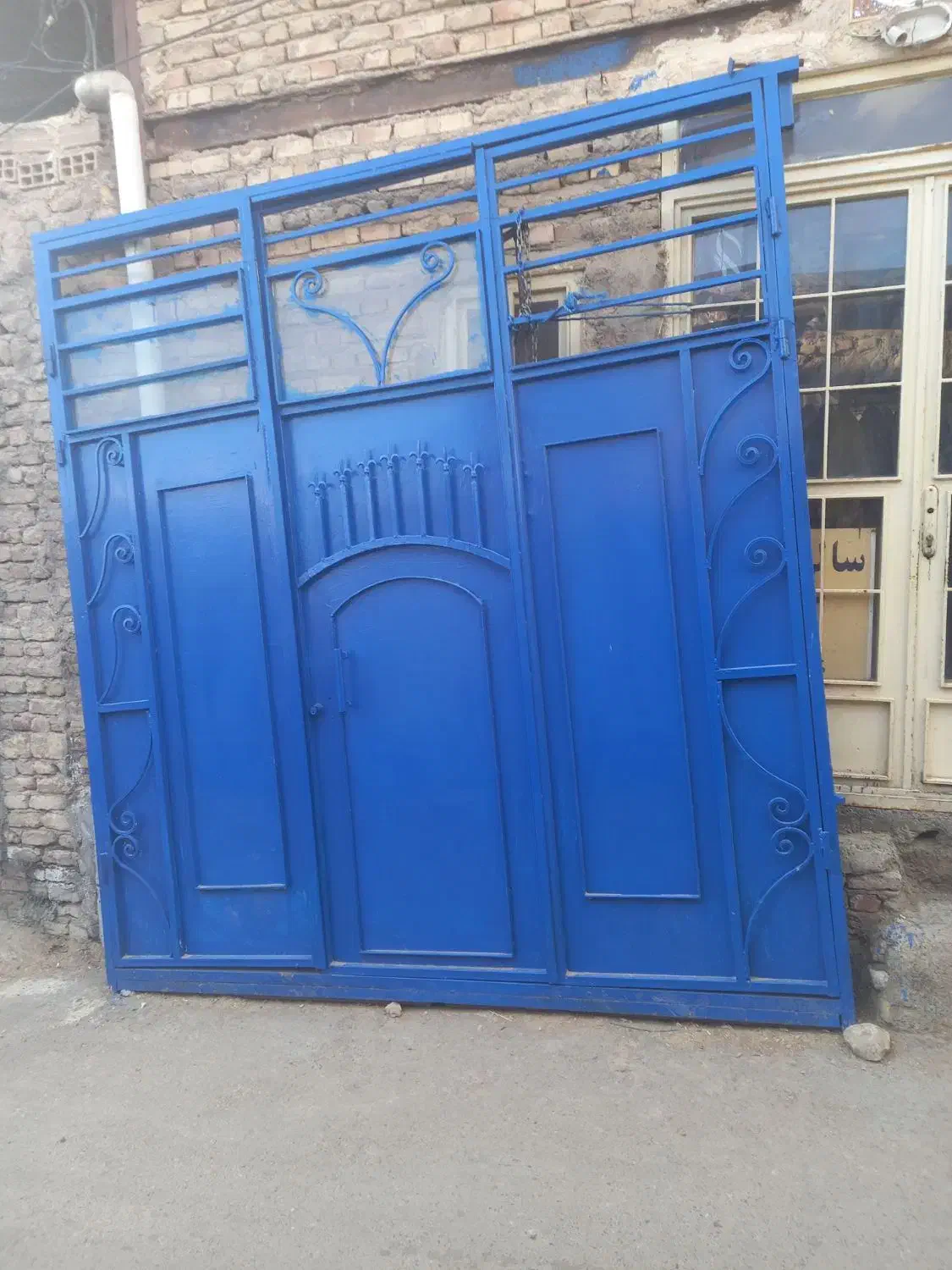 در حیاط|مصالح و تجهیزات ساختمان|صوفیان, |دیوار