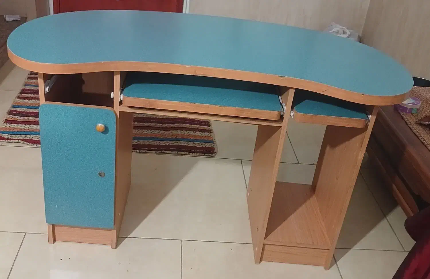 میز کامپیوتر|میز تحریر و کامپیوتر|شیراز, فرگاز|دیوار