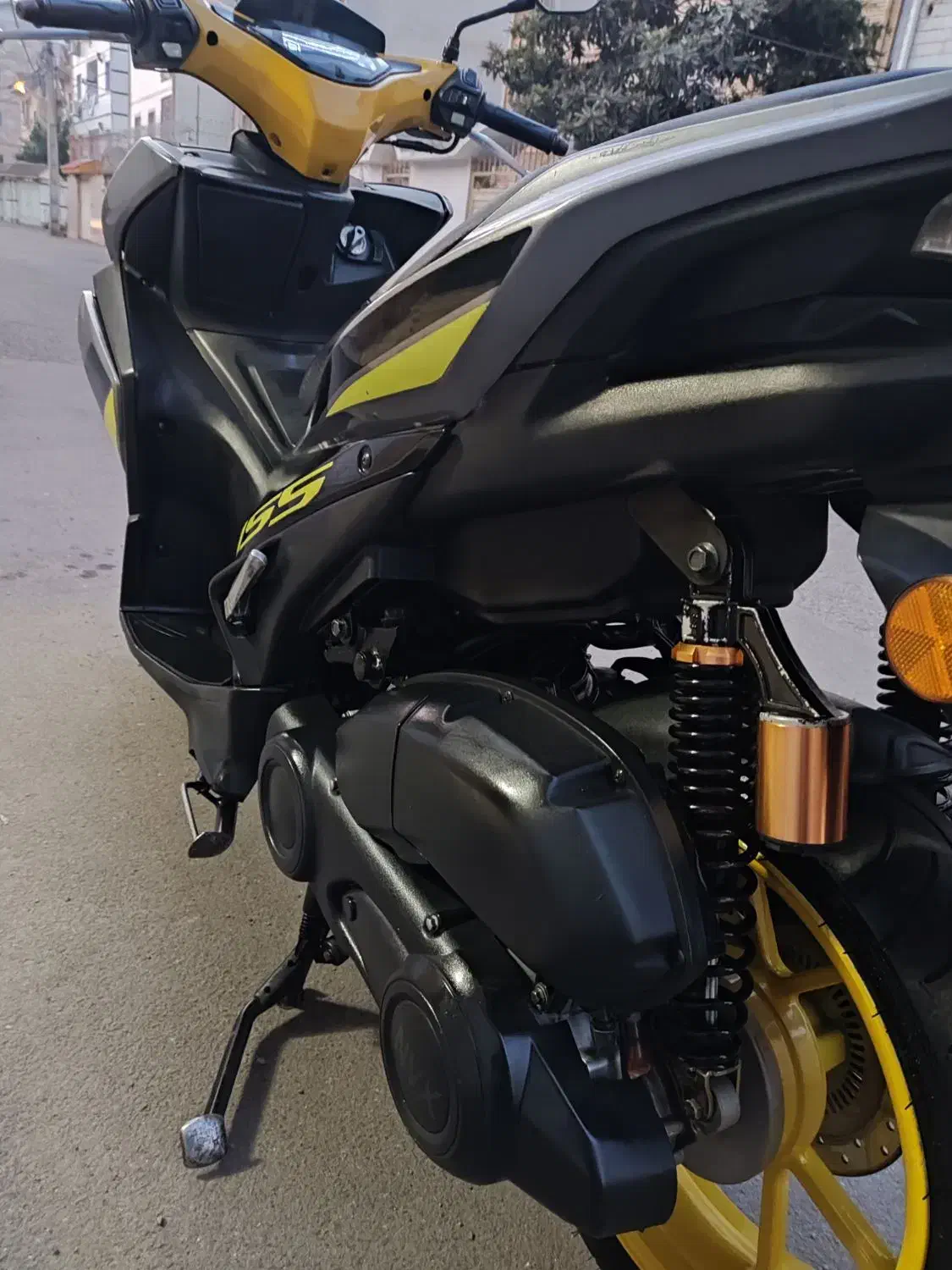 موتور آیروکس 1402در حد صفر 155|موتورسیکلت|رشت, استقامت ۱|دیوار