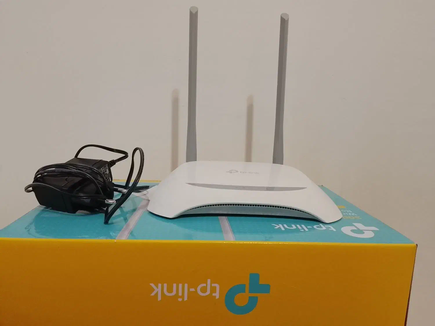 روتر بی سیم 300Mbps|مودم و تجهیزات شبکه|پرند, فاز ۵|دیوار