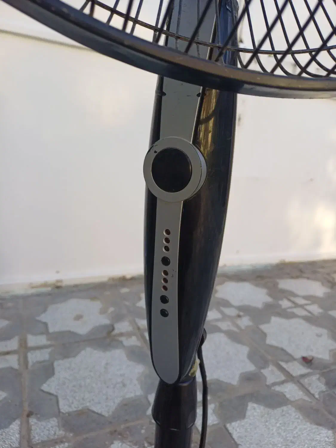 پنکه ویکند|پنکه و تصفیهکنندهٔ هوا|قوچان, |دیوار