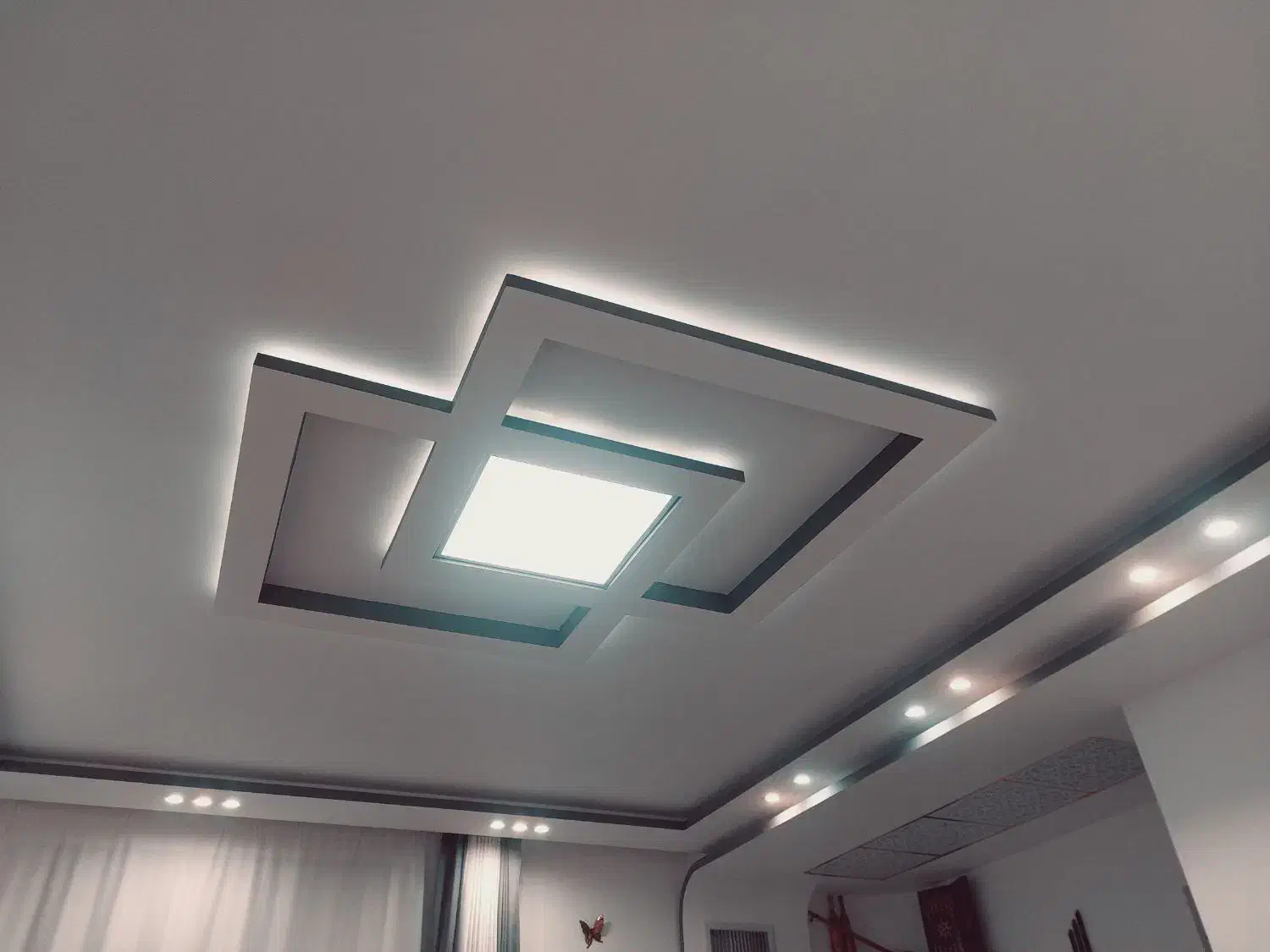 اجرای کناف تایل باکس سقف فلت پی وی سی|خدمات پیشه و مهارت|بیرجند, |دیوار