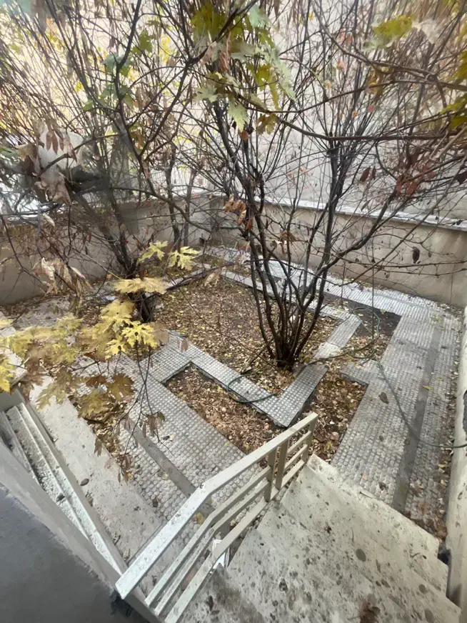 ۱۰۵متر دو خوابه حیاط اختصاصی و شبیه ب خونه ی کودکی