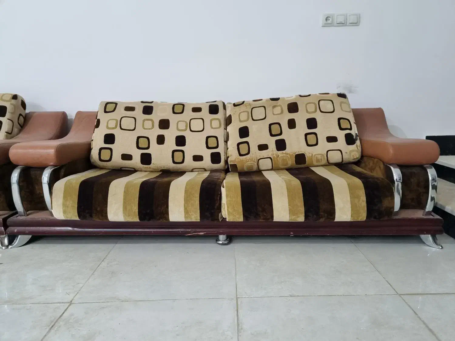 مبل ۴نفره|مبلمان خانگی و میز عسلی|بهبهان, |دیوار