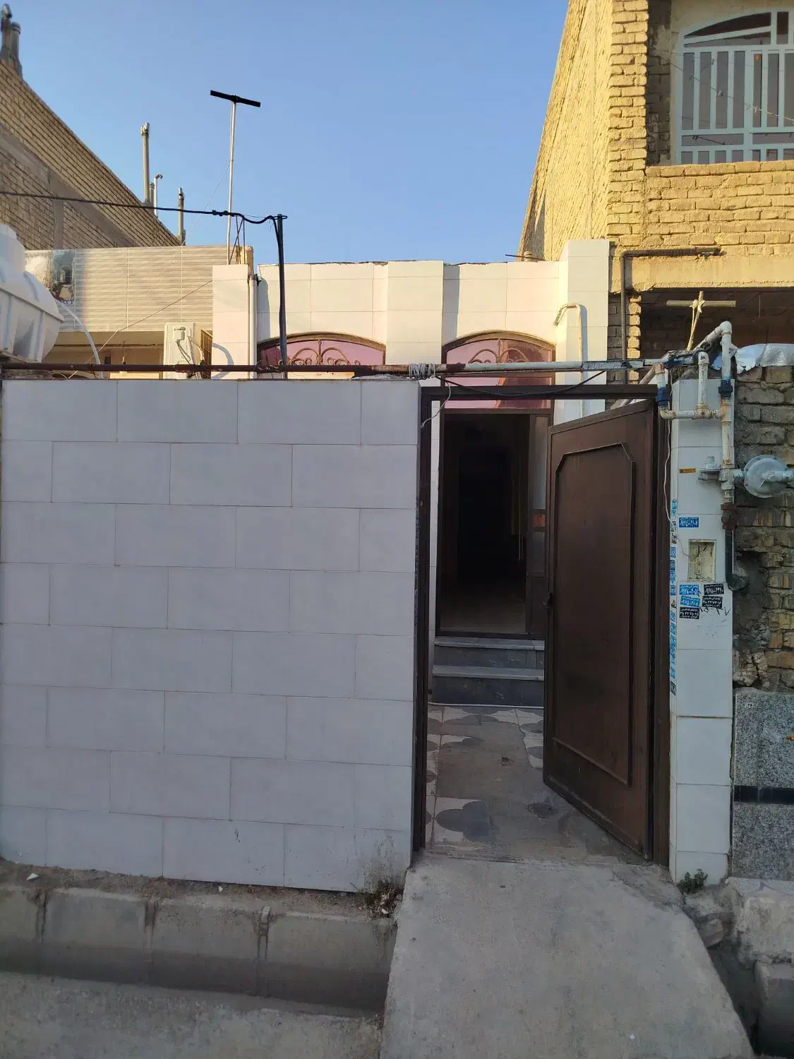 بلوار دولت شرقی ک 11|اجارهٔ خانه و ویلا|شیراز, کوشک میدان|دیوار