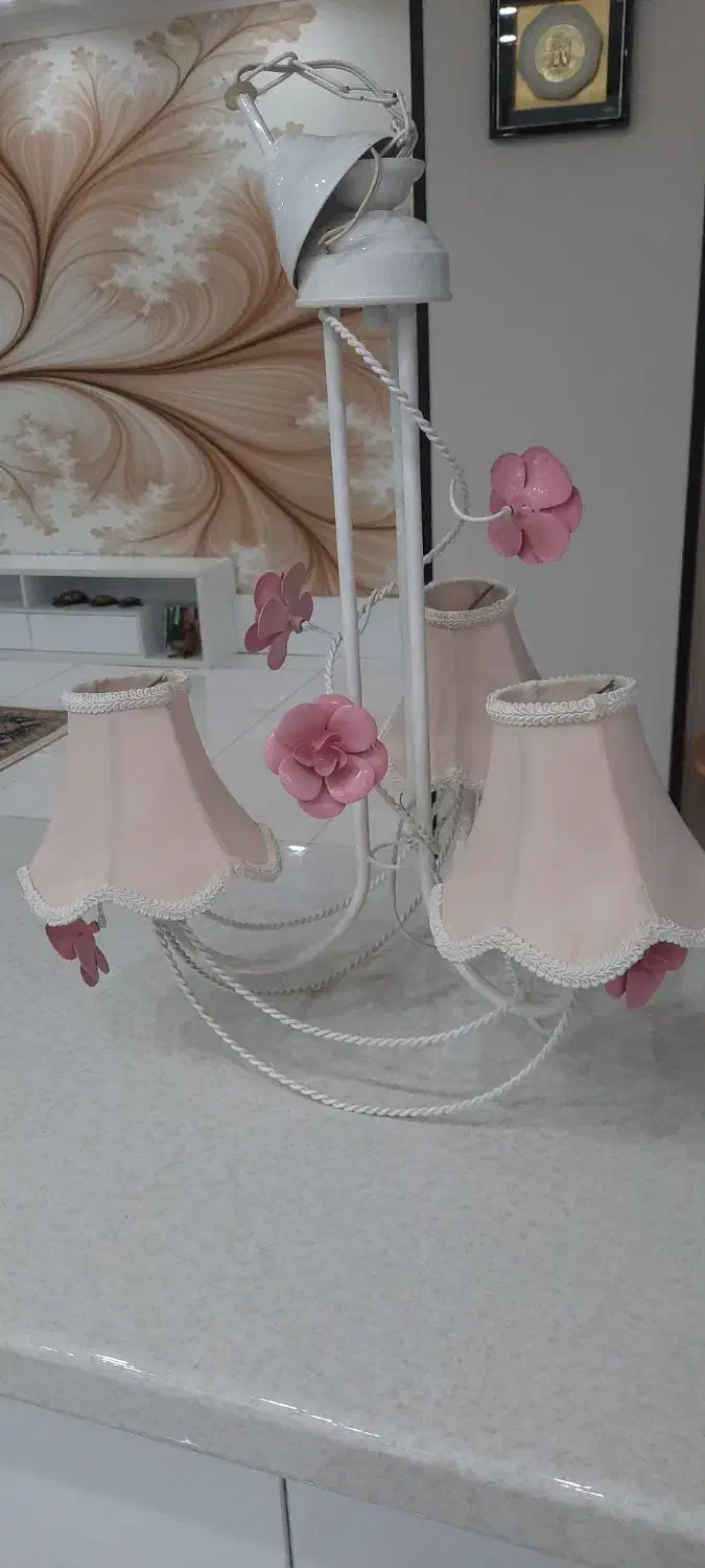 لوستر ۳ شاخه|لوستر و چراغ آویز|اندیشه, شهرک صدف|دیوار