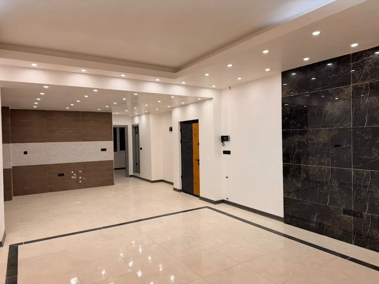 واحد ۱۰۳ متری نوساز کلید اول|فروش آپارتمان|ازنا, |دیوار