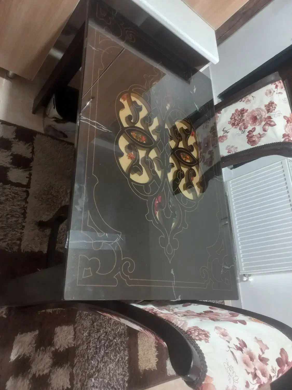 مبل ۷نفره همراه با میز ناهارخوری و ۴عدد صندلی|مبلمان خانگی و میز عسلی|هشتگرد, شهرک ارم شرقی|دیوار