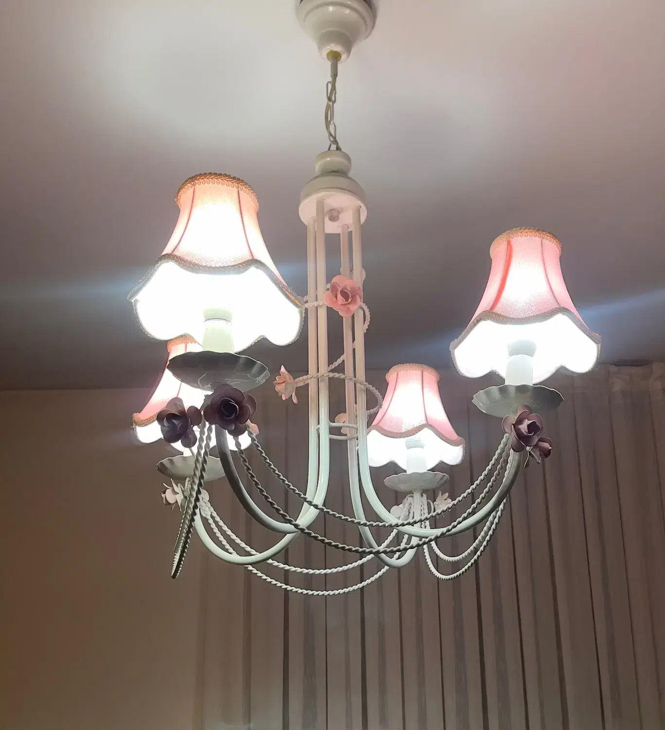 لوستر فانتزی|لوستر و چراغ آویز|کرج, حصارک بالا|دیوار