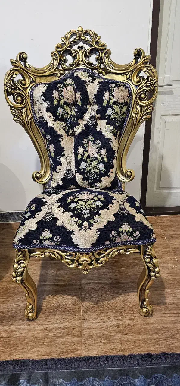 مبل سلطنتی ۹نفره همراه با جلو مبلی و ۲ عدد عسلی|مبلمان خانگی و میز عسلی|سقز, |دیوار